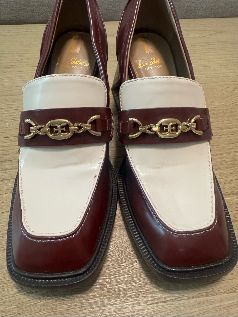 Sam Edelman Two-Tone Burgundy and Cream Block Heel Loafers with Gold Chain - Picture 3 of 6